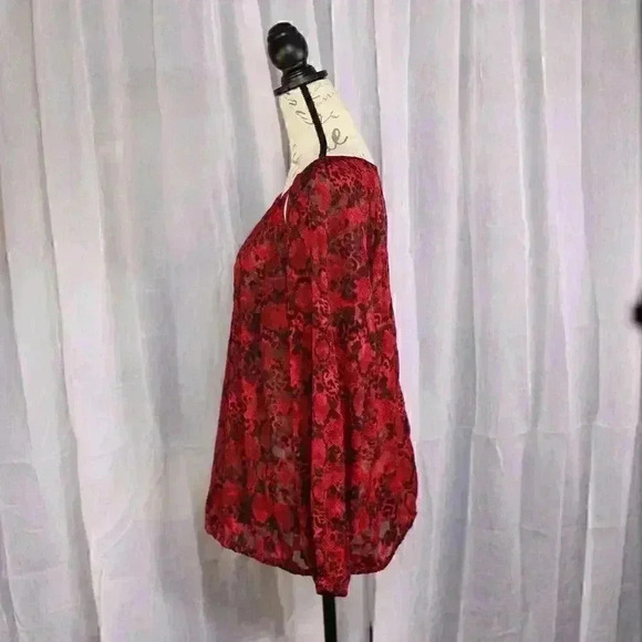 Lane Bryant Size 14 Red/black cut out front/back/sleeves pullover. Scoop Neck - Picture 6 of 12